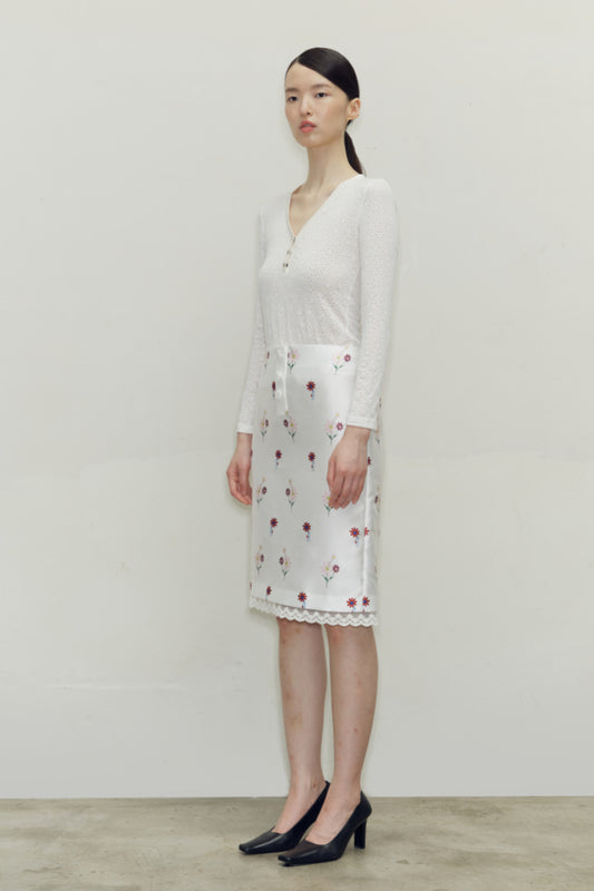 zhuu da. Mid-low waist one-step skirt