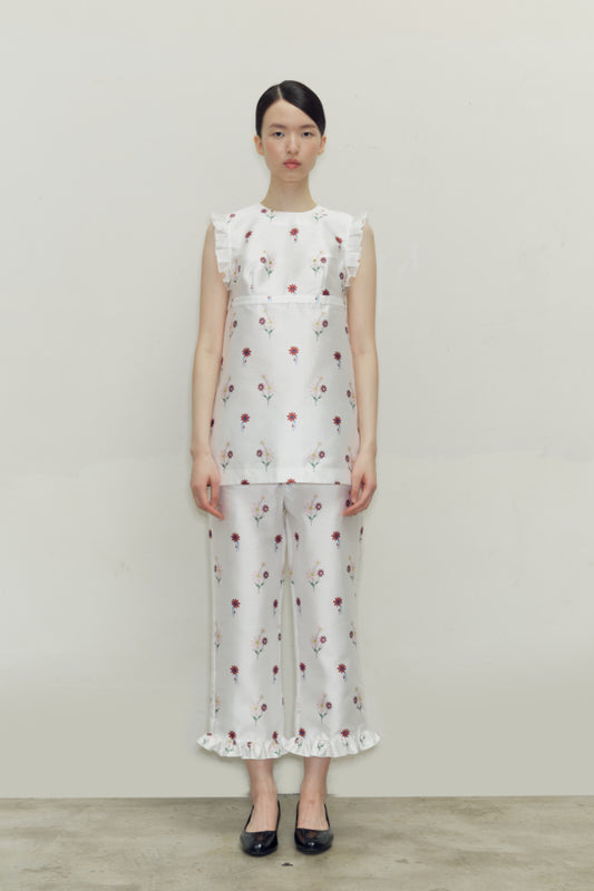 zhuu da.  Low-rise lace pants